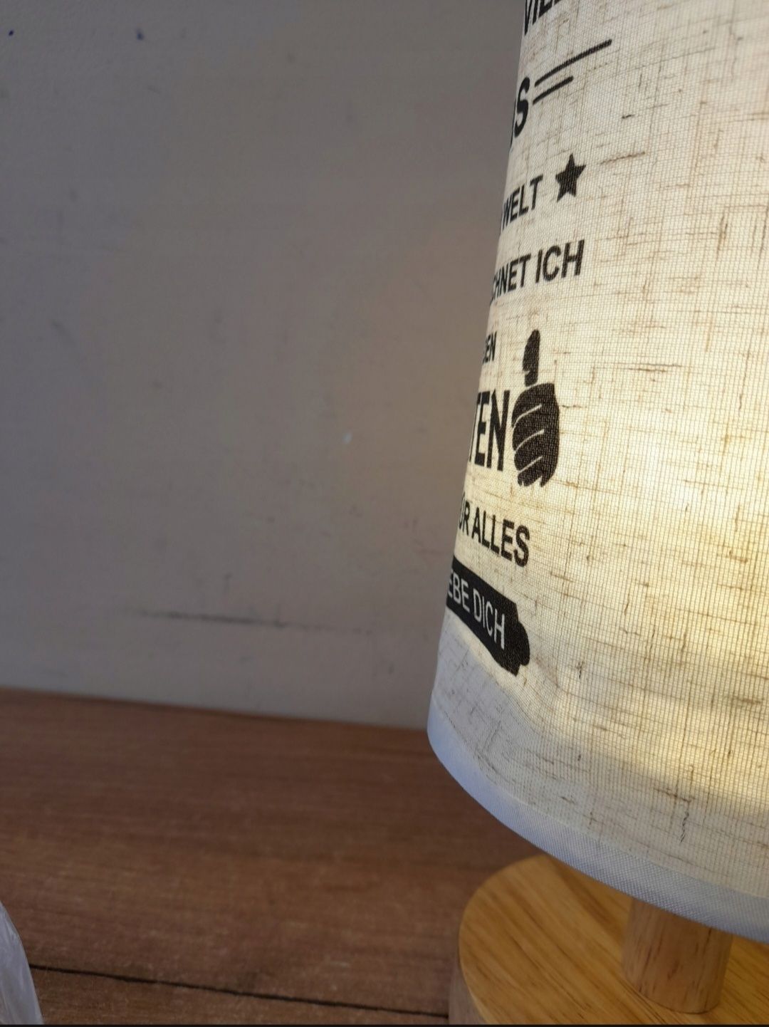 Lampa stołowa do biura