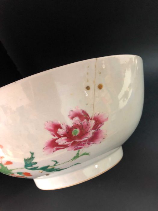 Grande taça chinesa em porcelana de exportação Família Rosa