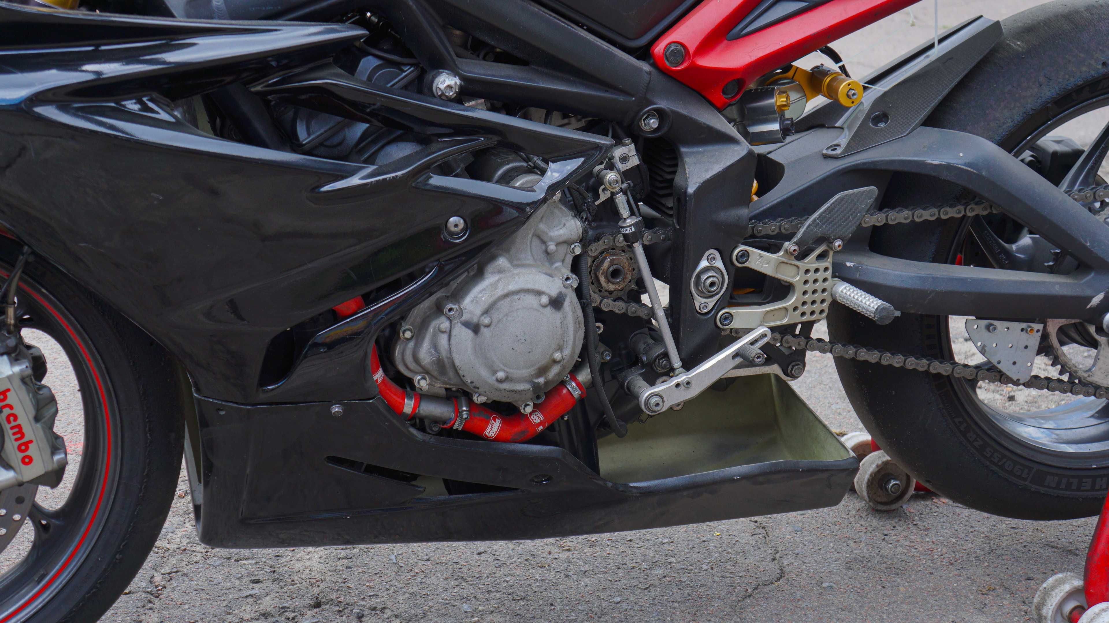 мотоцикл Triumph Daytona 675