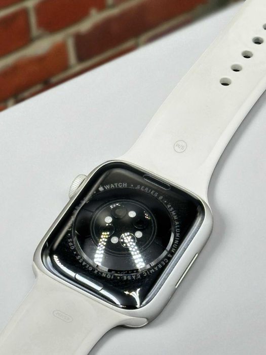 Apple Watch Series 8 45 mm – jasna koperta – stan idealny