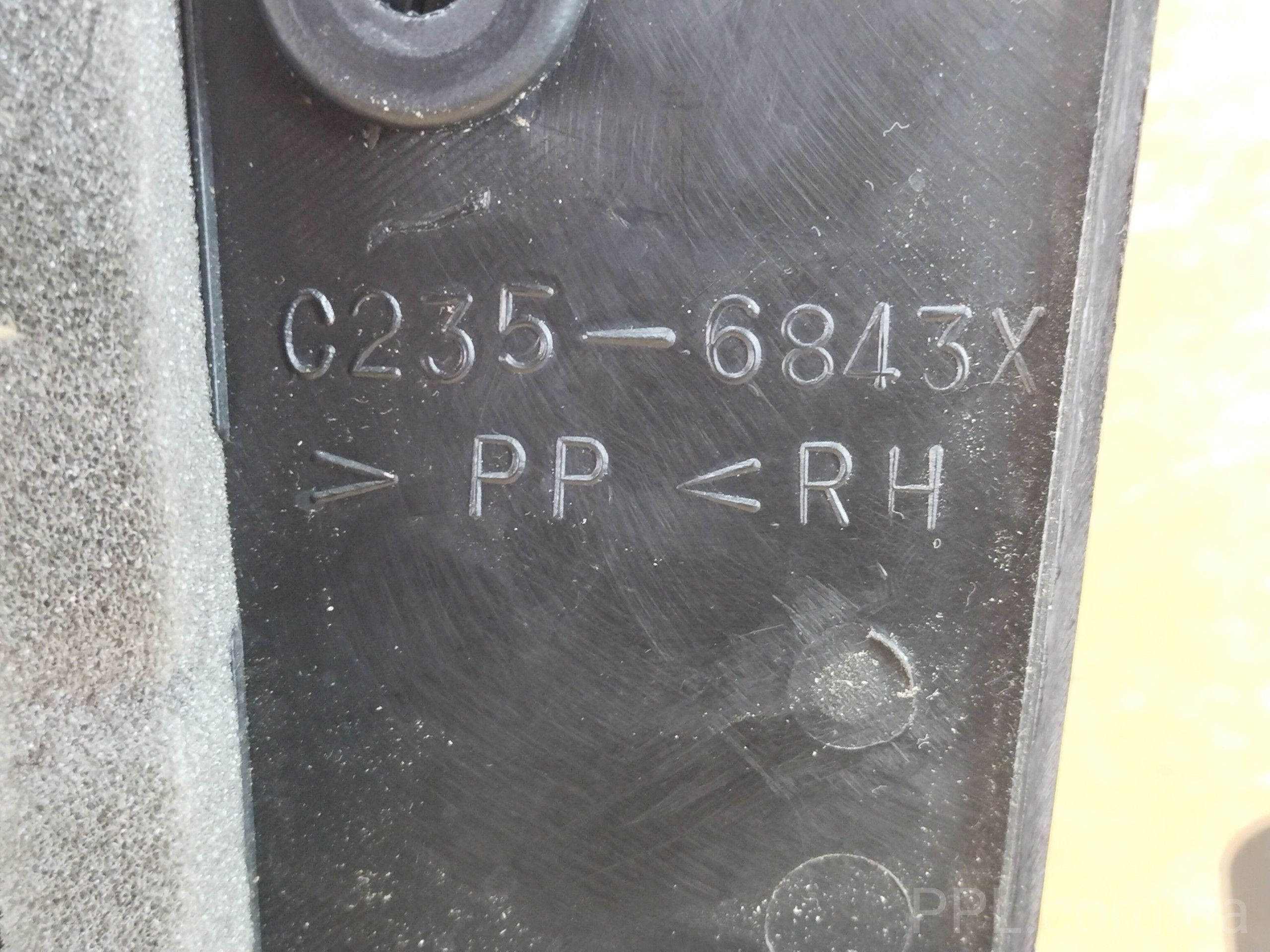 Mazda 5 05-10 карта двери передняя правая C235-6843X