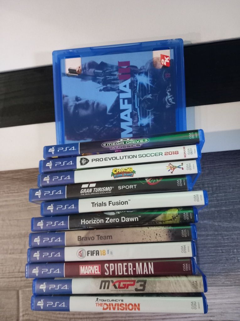 Jogos ps4 vendo ou troco