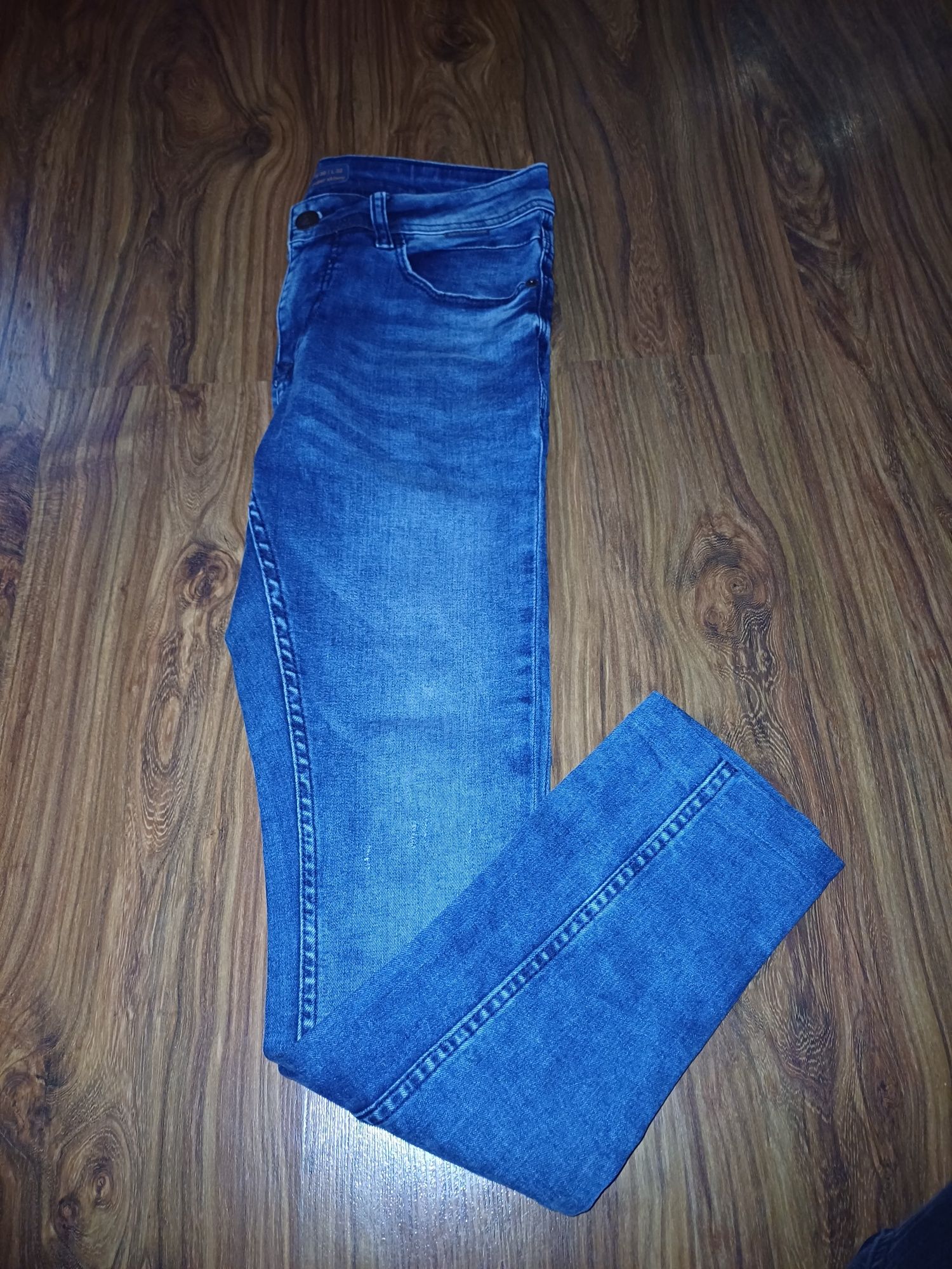Spodnie jeansowe 30/32 jak nowe