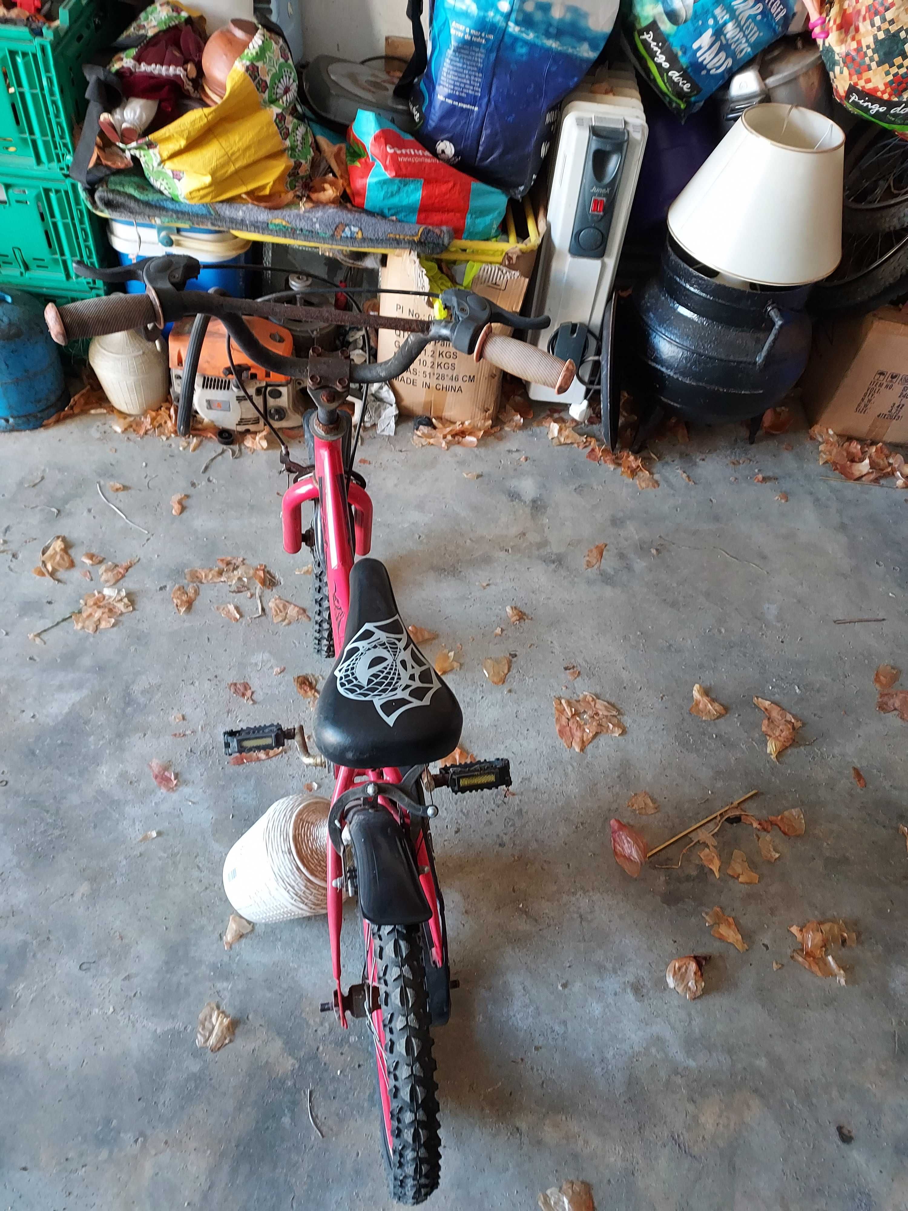 bicicleta de criança em bom estado