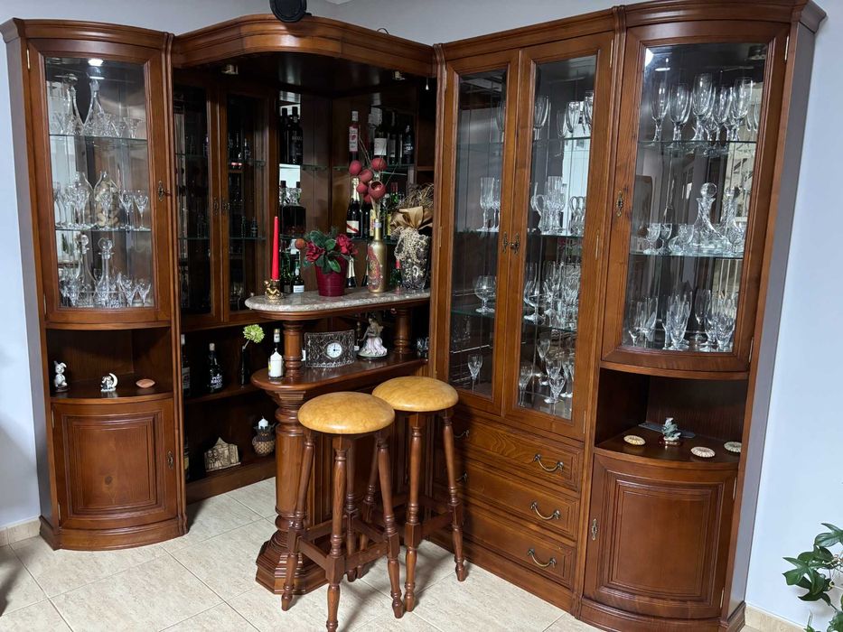 BAR Classico em CEREJEIRA Maciça