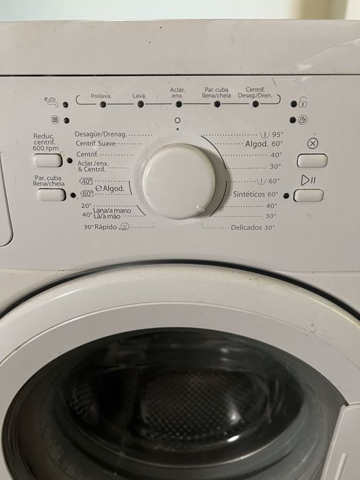Maquina de lavar roupa whirlpool e frigorifico Zanussi