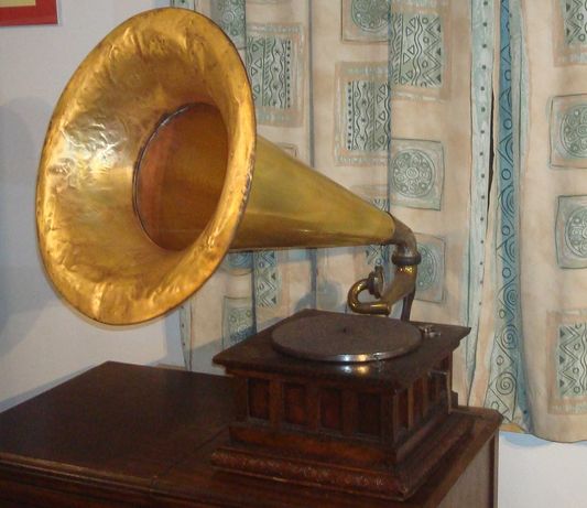 Patefon, gramofon- Deutsche Grammophon AG Monarch II