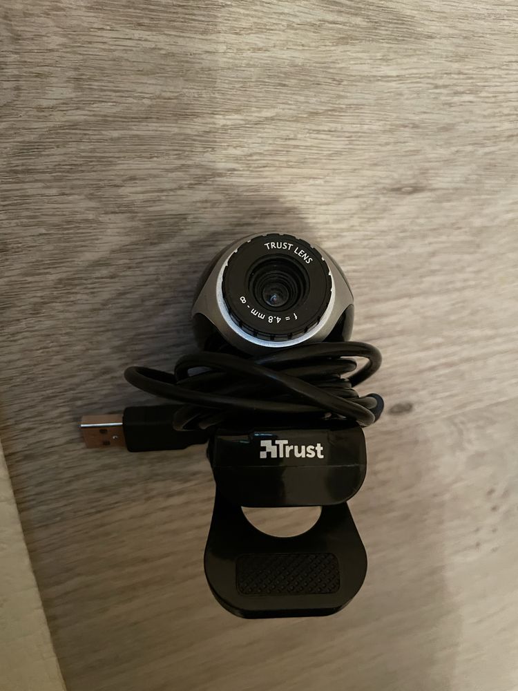 Веб-камера Trust Exis Webcam Black-Silver - 17003