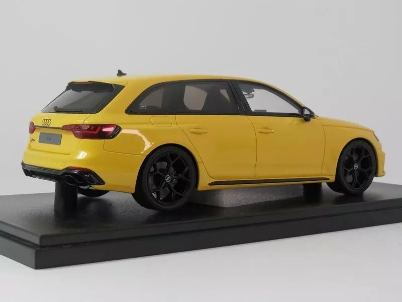 Audi RS 4 25° aniversário 2024 GT-spirit 1:18