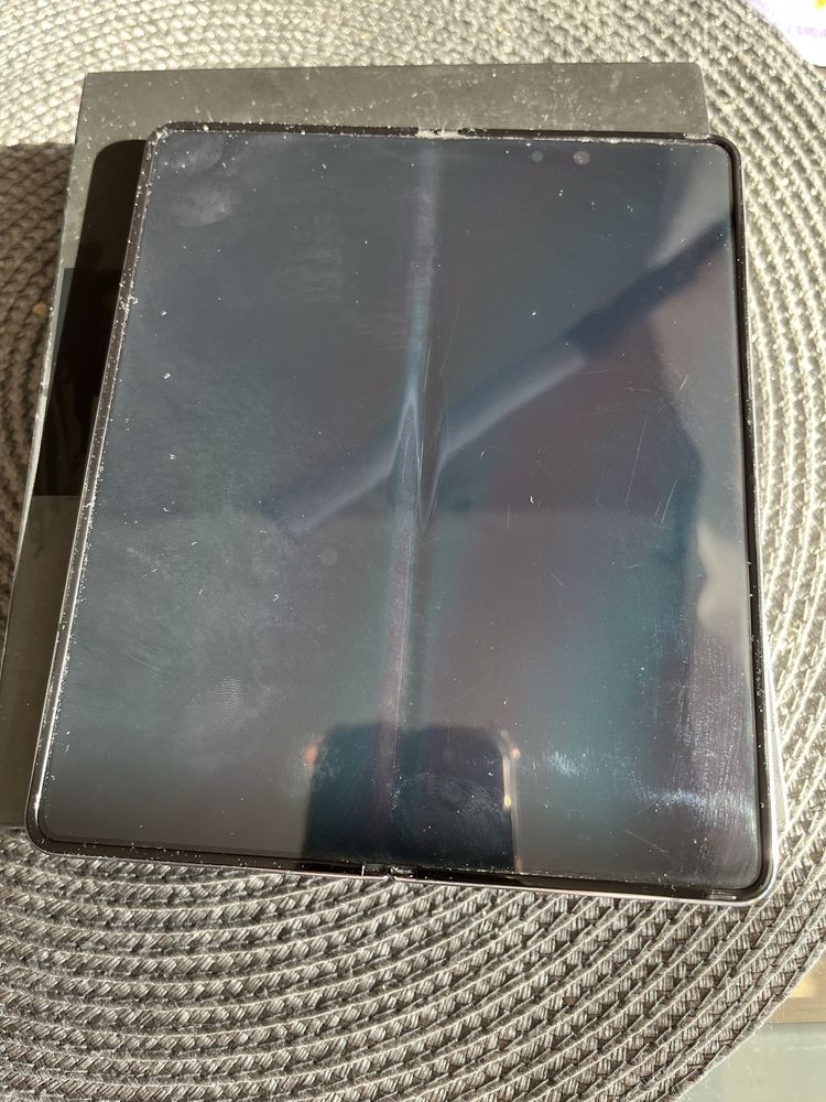 Samsung galaxy z fold4 12/1 TB(дефект)