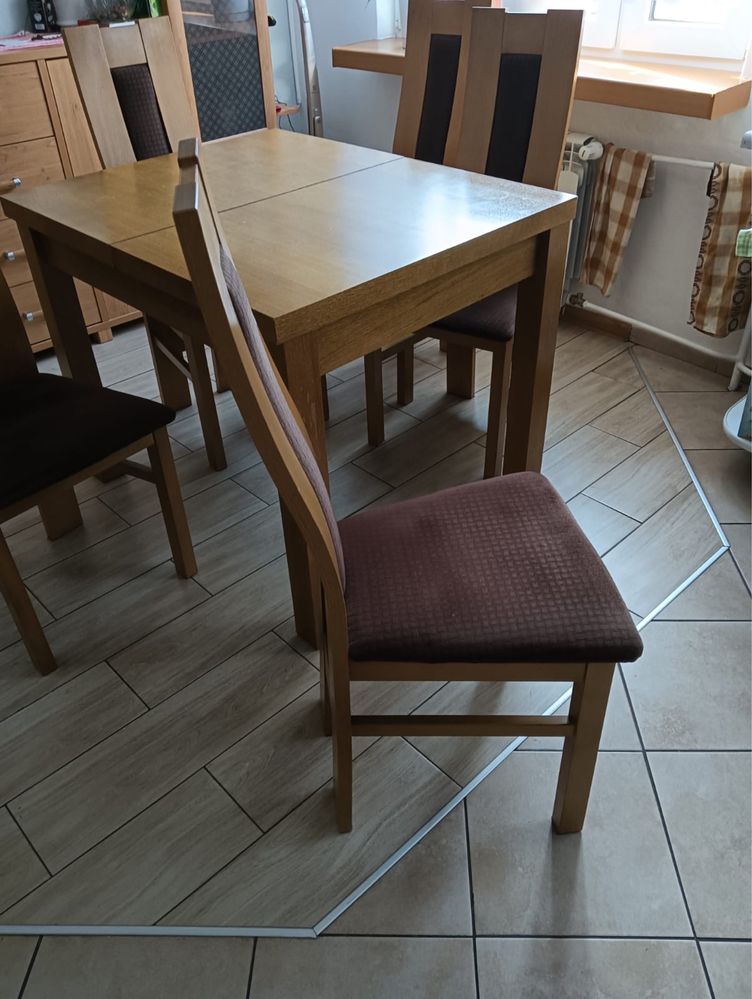 Stół 100x90 rozkladany  + 6 krzeseł
