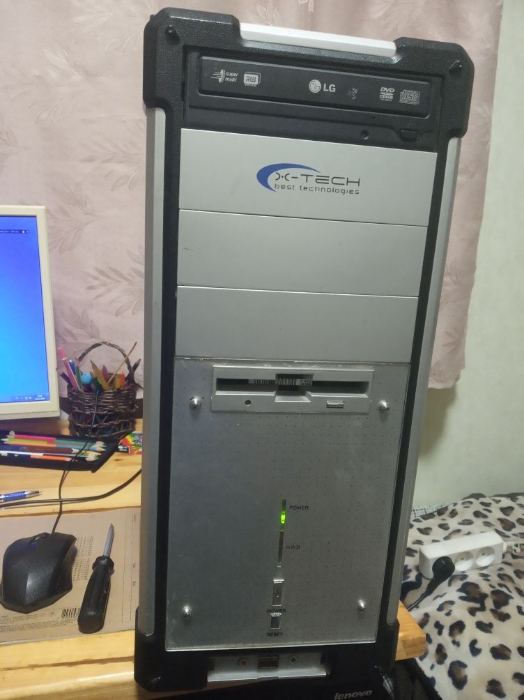 Системный блок cpu 4 ядра, оперативная 8гб ddr3, HDD 500 гб+мышь+клав