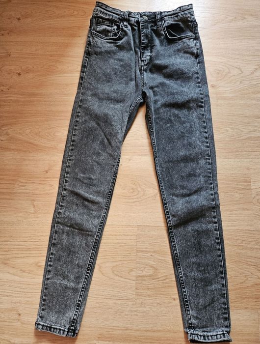 Джинси жіночі  2-шт. за ціною 115грн б/у.