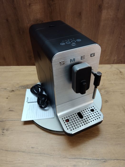Ekspres Smeg BCC02BLMEU