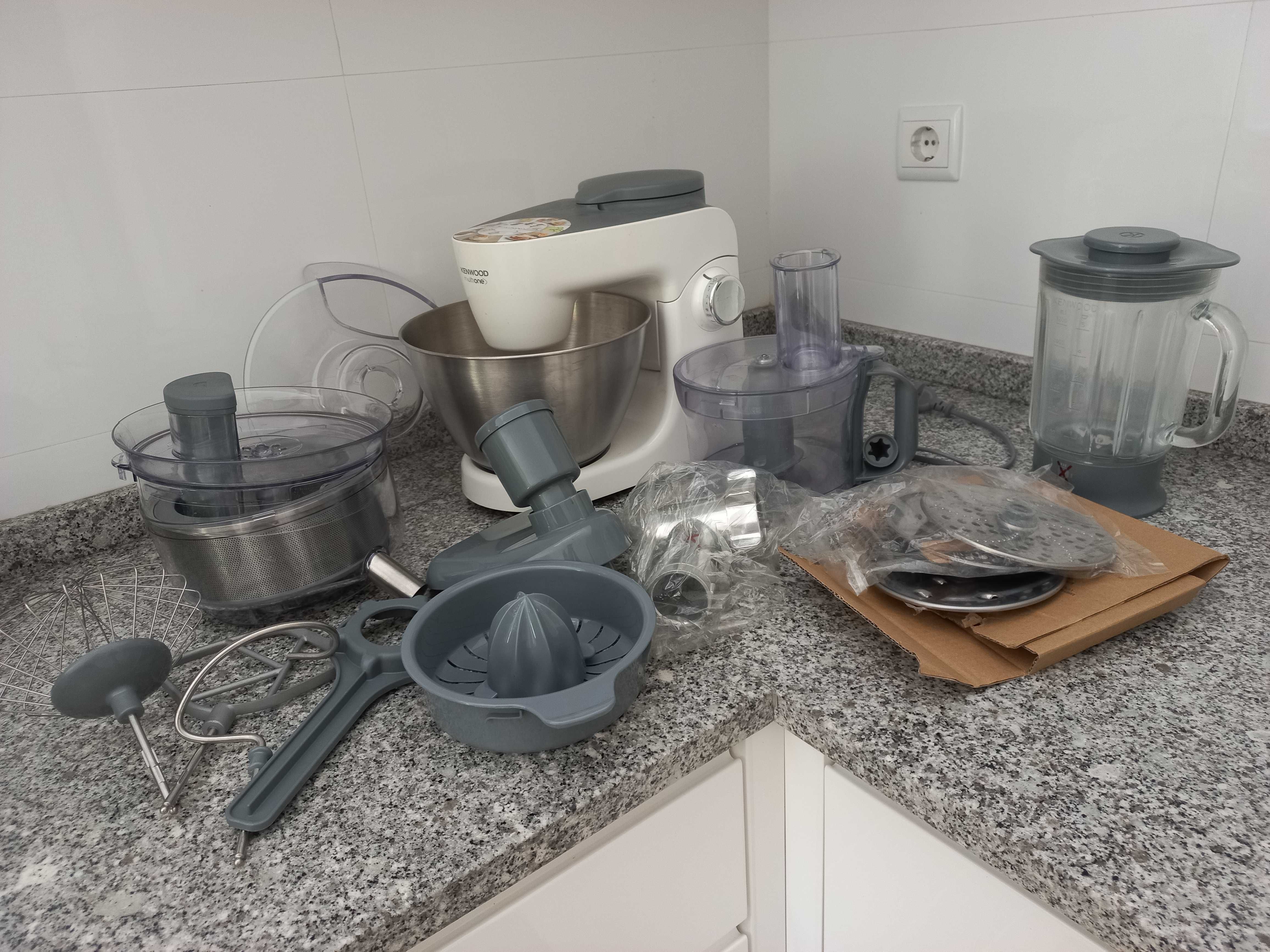 Robot Kenwood Multione KHH326WH como novo