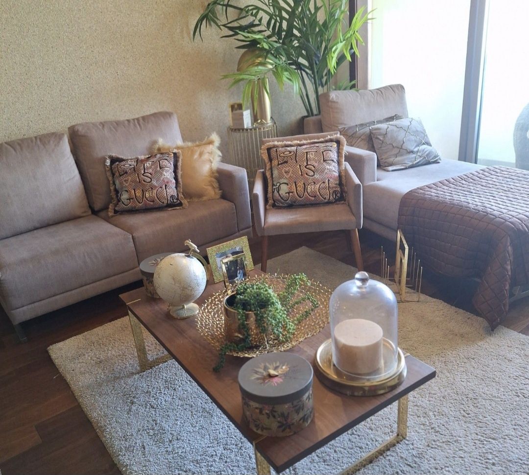 Vendo sofa 3 lugares com chaise longue seminovo