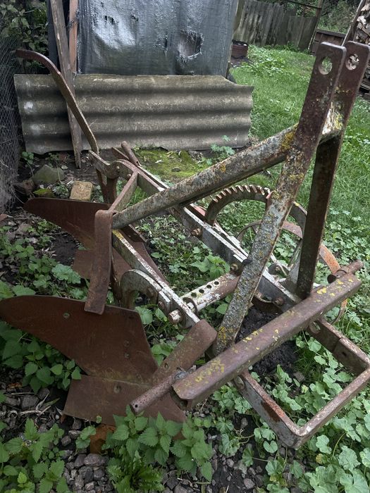 Двох корпусний плуг