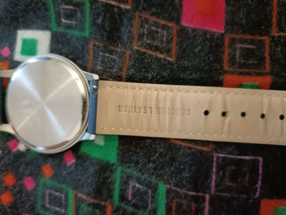 Relógio marca Brattleboro azul e prateado fosco