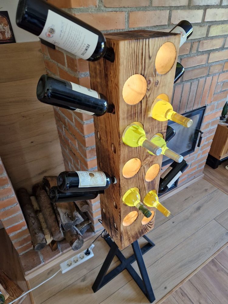 Stojak na wino.