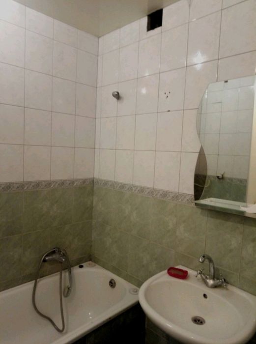 Сдам 3 кв Салтовское Шоссе 7000+ сч. Отопл. не платим. Можно вокнных.