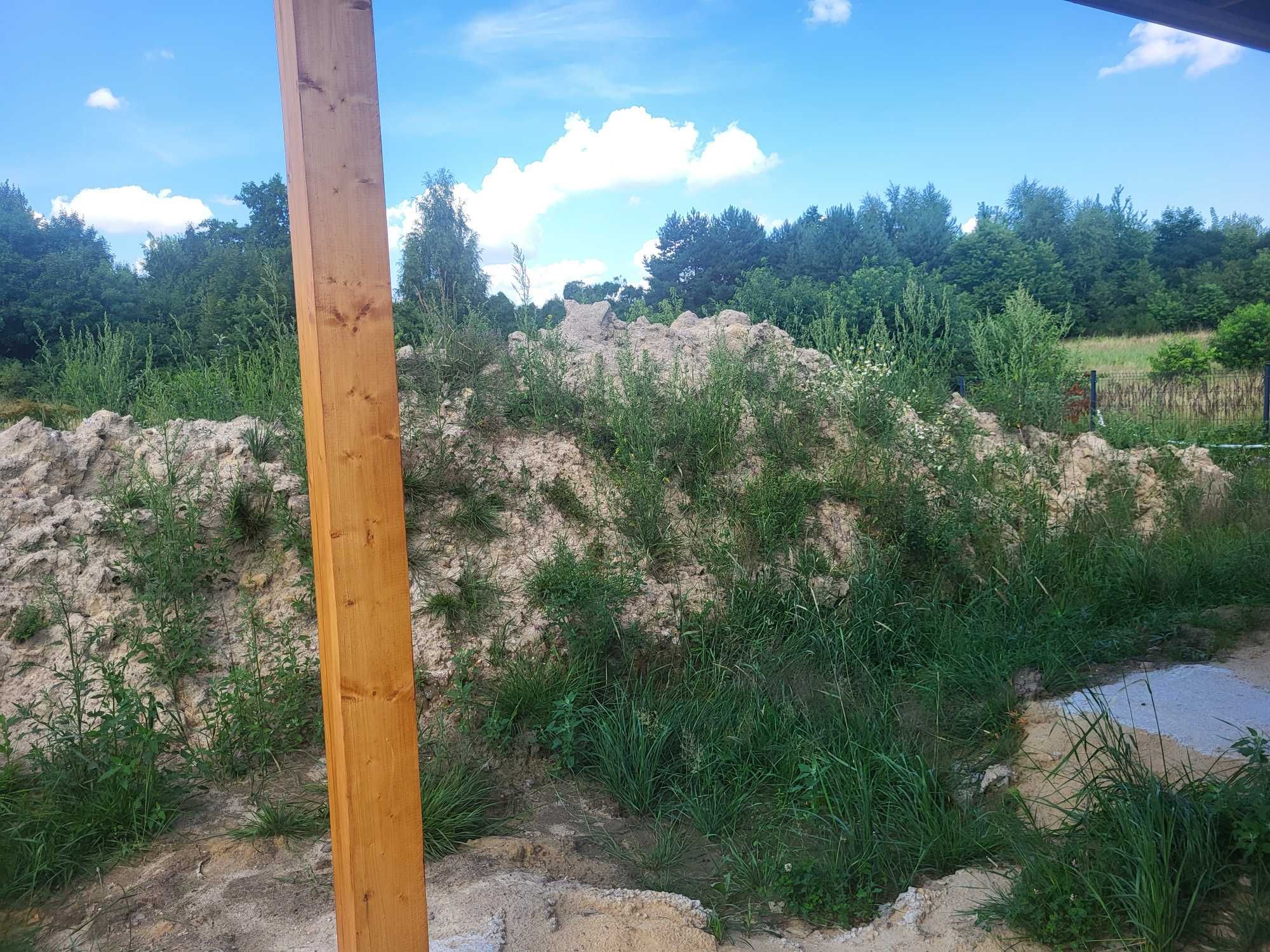 Oddam ziemię - wykopana pod plytę. fundamentową.