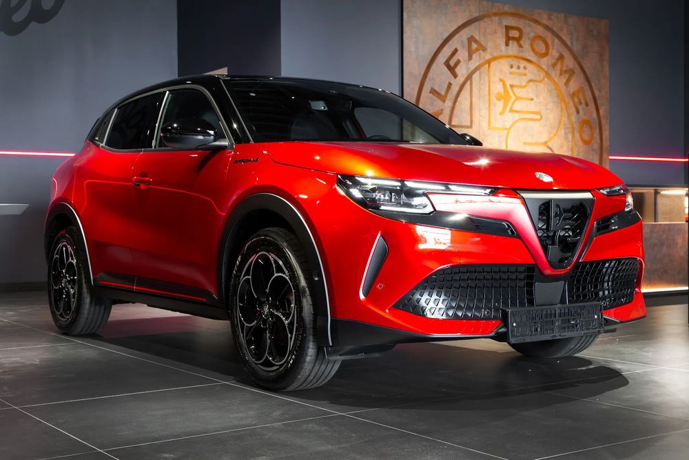 Alfa Romeo Junior Speciale MHEV