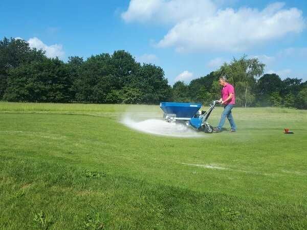 Piaskarka ECOLAWN model ECO250 / 326l, 227kg Honda Rozsiewacz Piasku