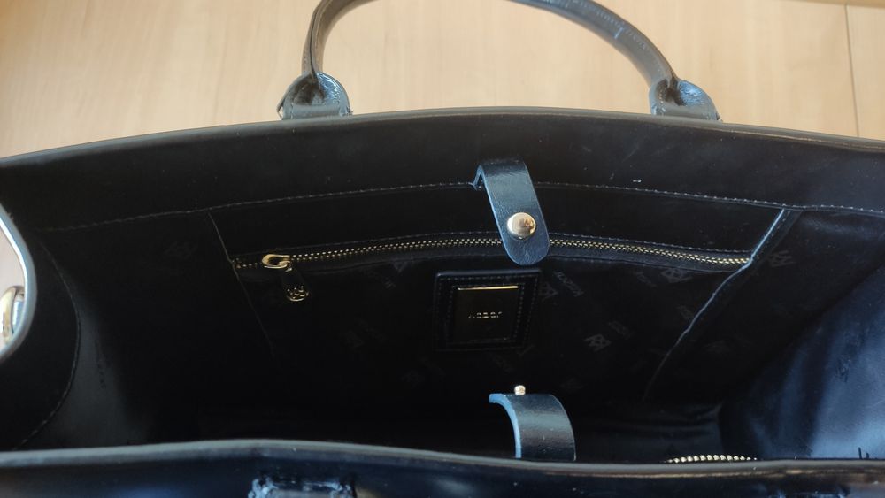 Torebka skórzana Kazar najnowsza kolekcja do ręki i ramię