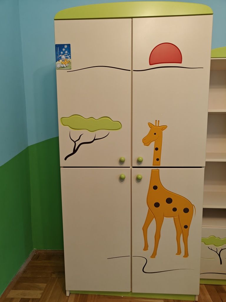 Szafa, regał potrójny, łóżko z szufladą, meble firmy Meblik, zadbane