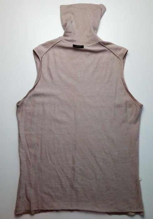 Безрукавка Brioni. Шёлк и кашемир. Размер 42.