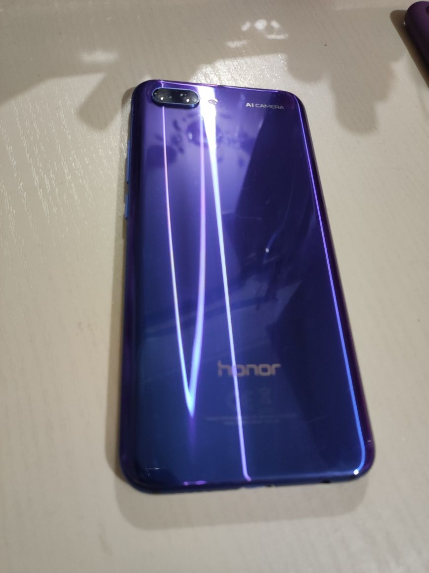 Смартфон Honor 10 4/128