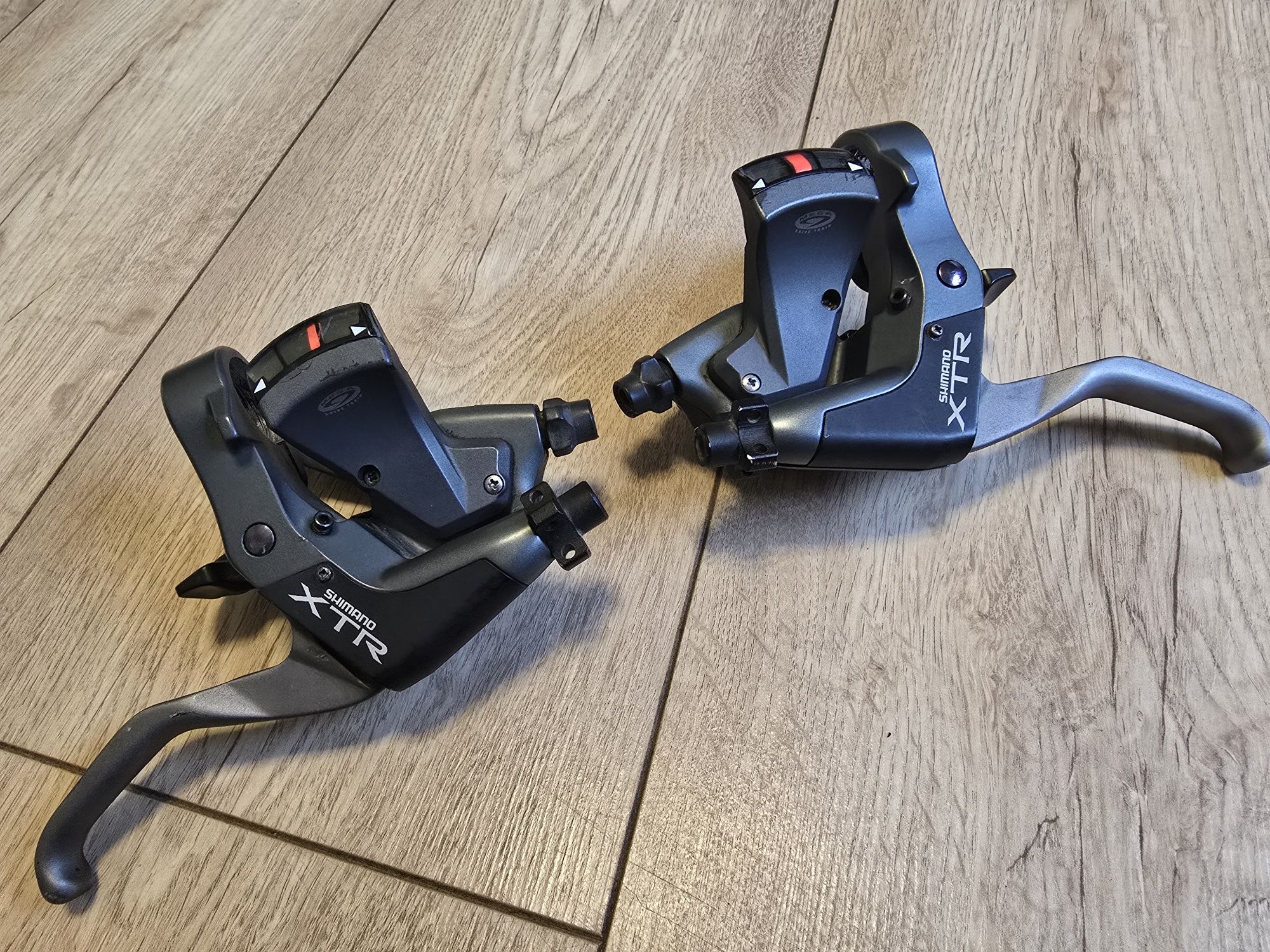 Klamkomanetki Shimano XTR ST-M952