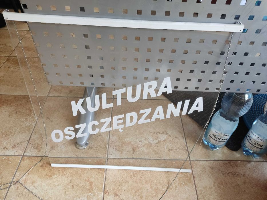 3 różne plexi do biura kredytowego, grawerowane laserowo, 5mm grubości