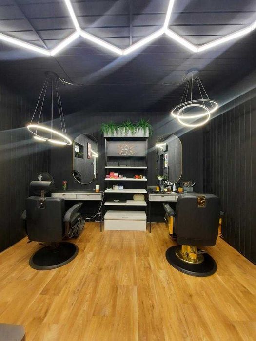 Wynajmę fotel barberski w nowoczesnym salonie z baza klientów 5* books