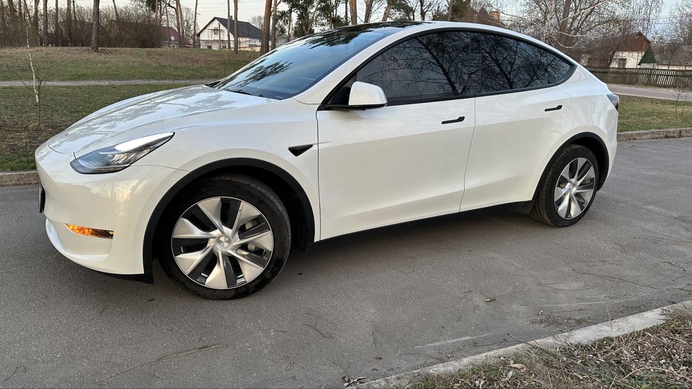 Tesla Model Y Long Range Dual Motor