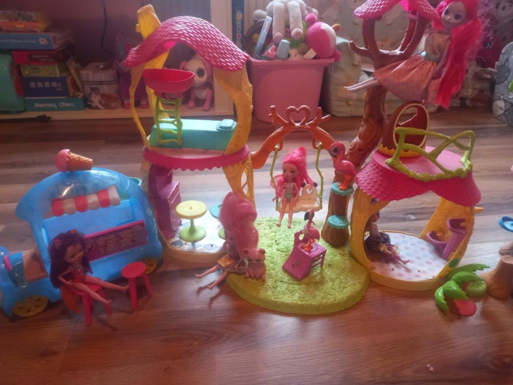 Domek enchantimals