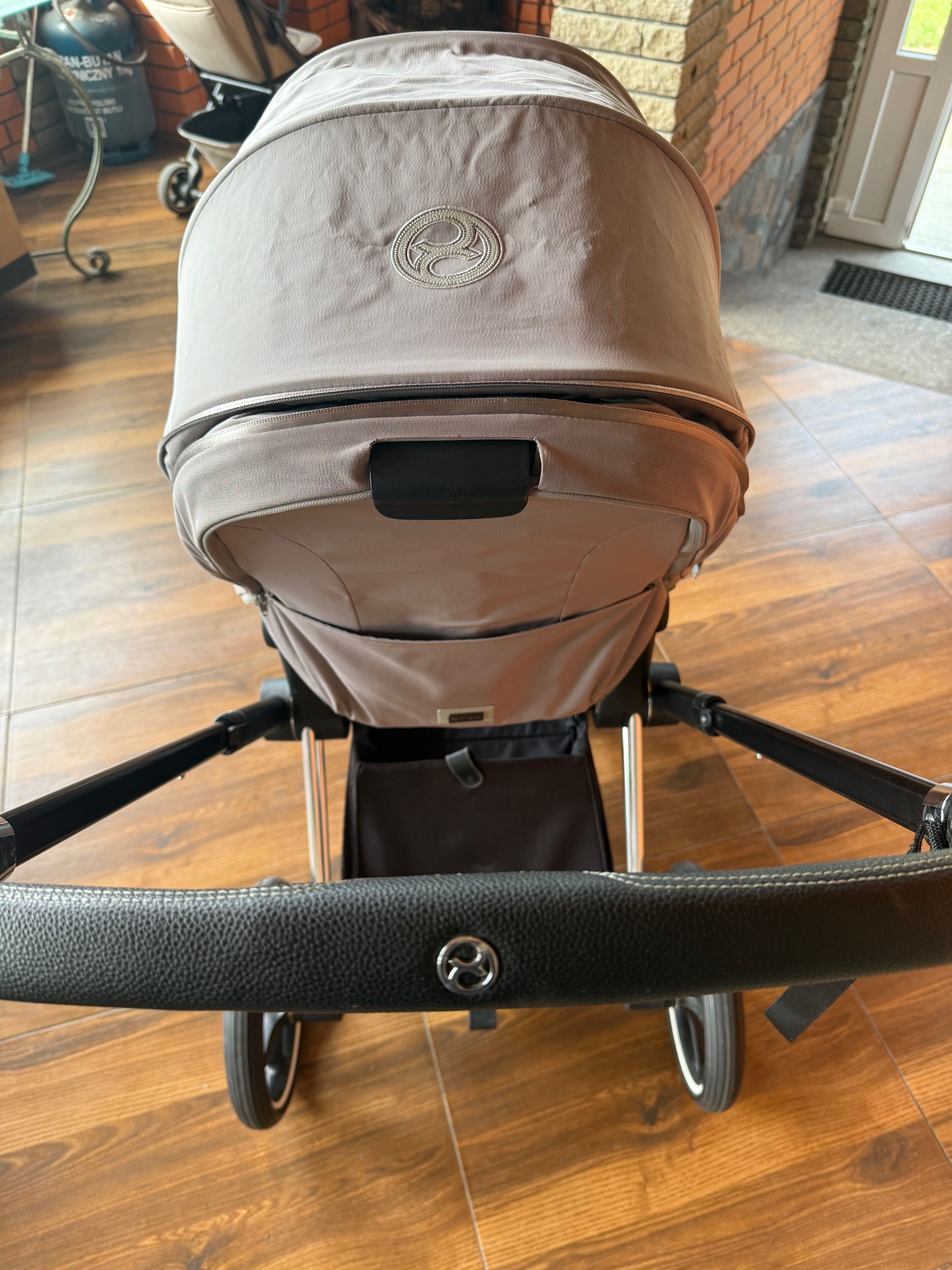 Cybex Priam 4. Chrome Black Gray