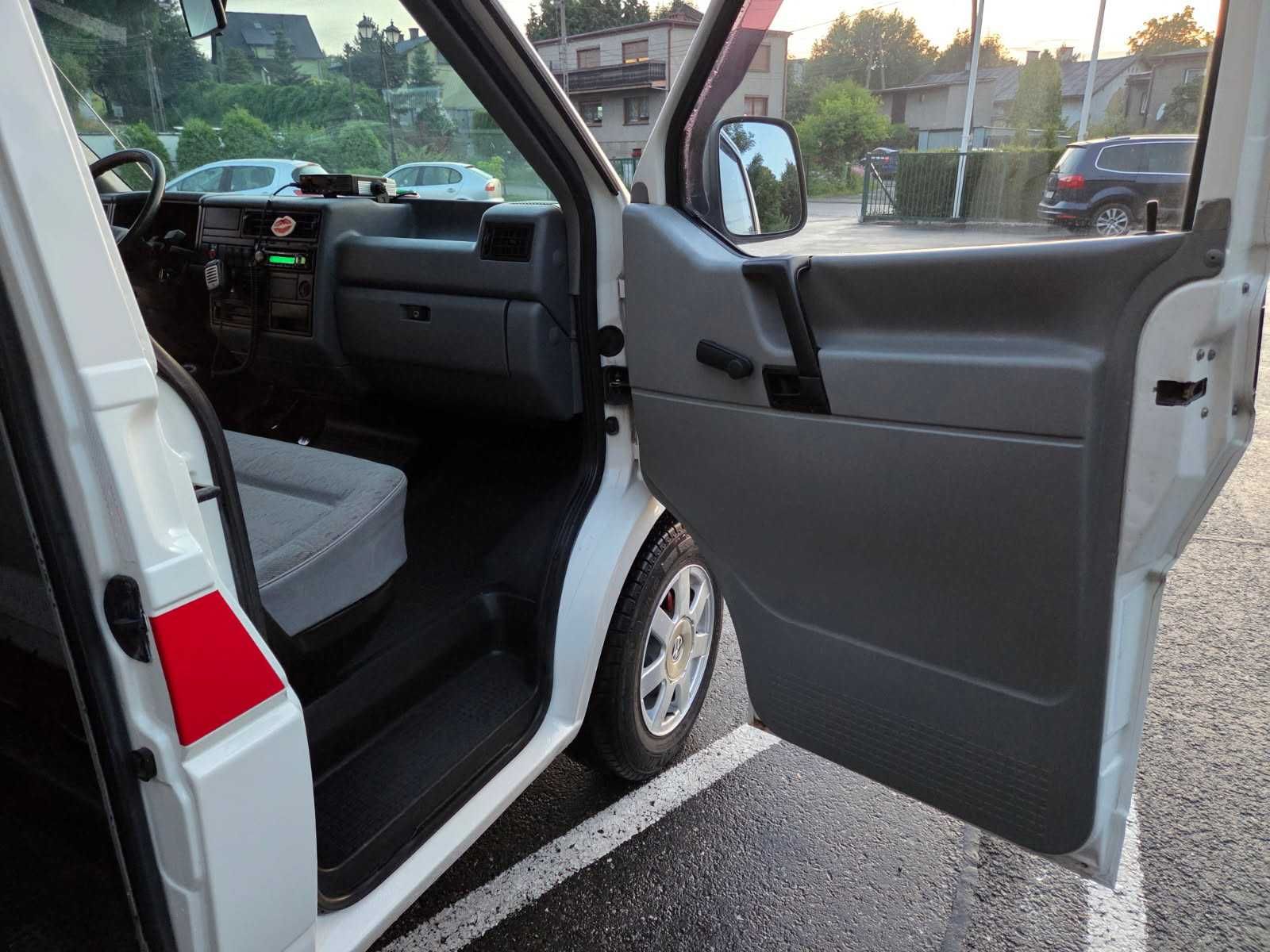 VW T4, 9 osobowy, rocznik 1994