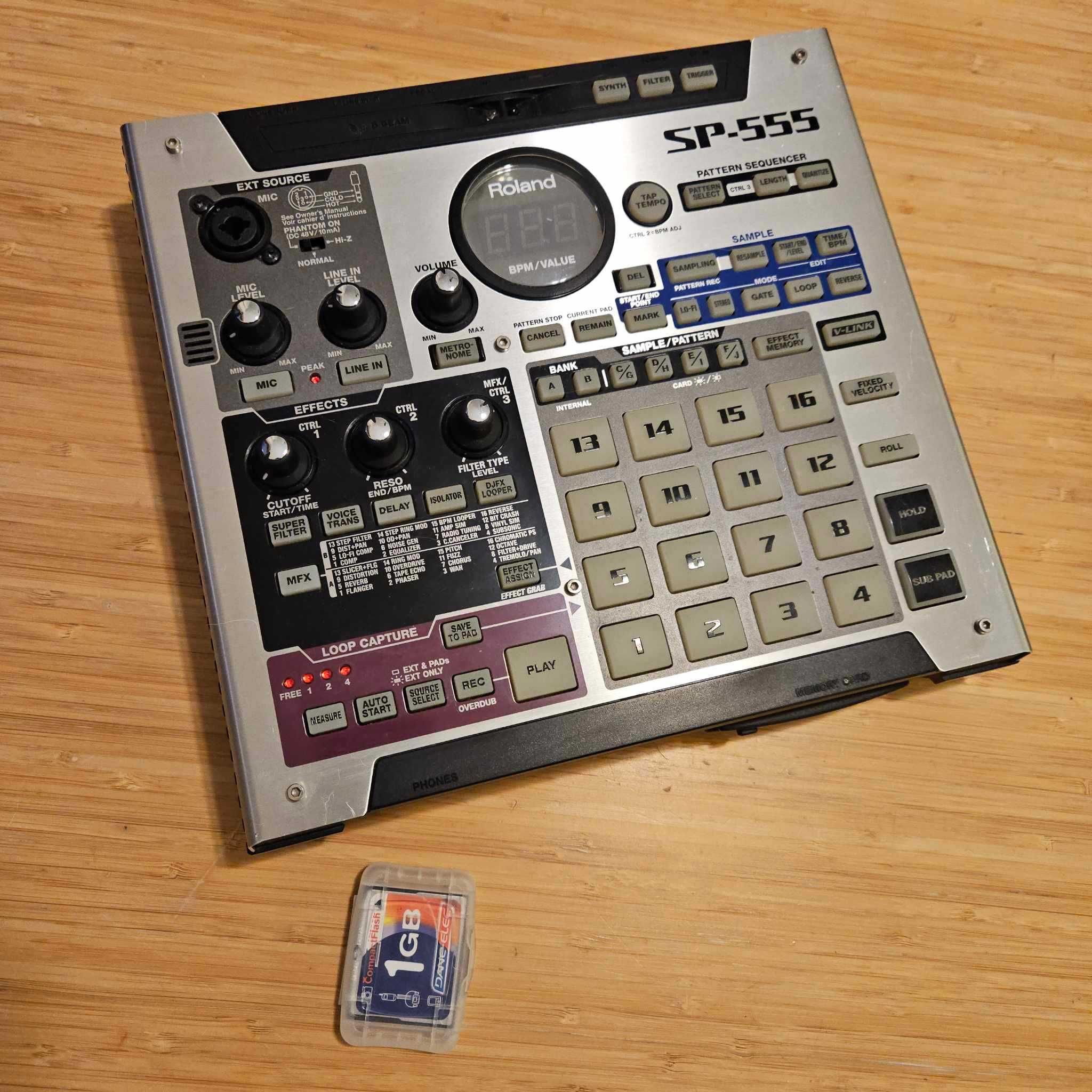 Roland SP-555 - sampler