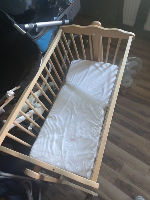 Łużeczko bujane z materacem