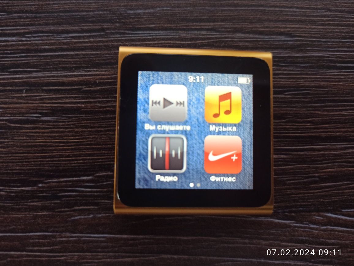 Apple iPod nano 8GB 6G orange (MC691)