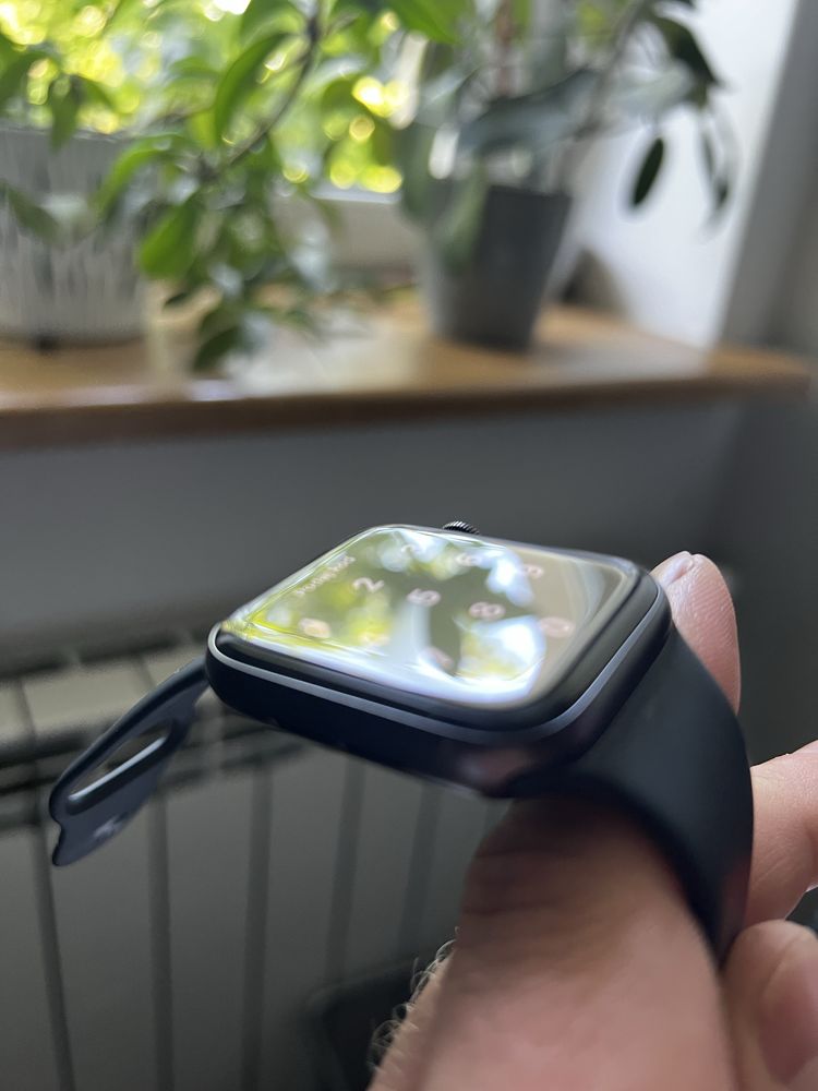 Apple Watch SE model: A2352