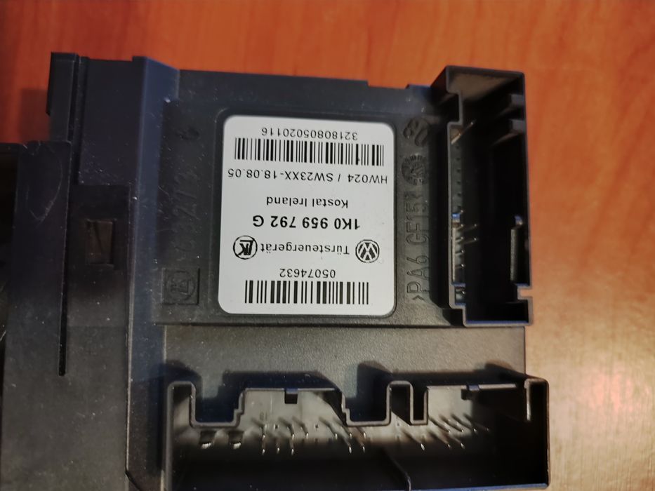 Передній правий моторчик склопідйомника wv Touran