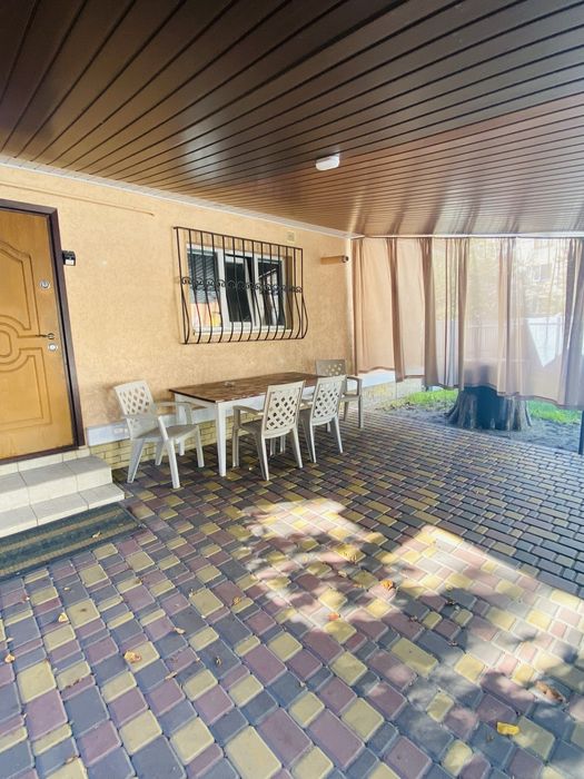 Квартира зі своїм подвір’ям та терасою в центрі міста!