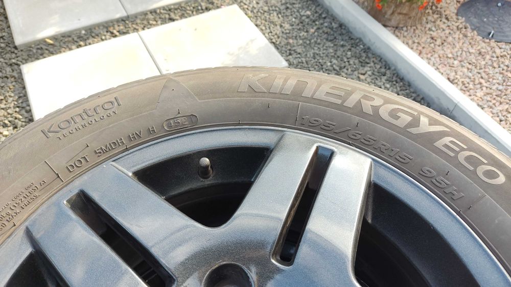 Felgi 15" 5x100 z oponami letnimi 195/65R15