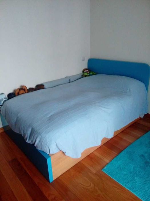 Cama Solteiro de corpo e meio - Excelente estado de conservação