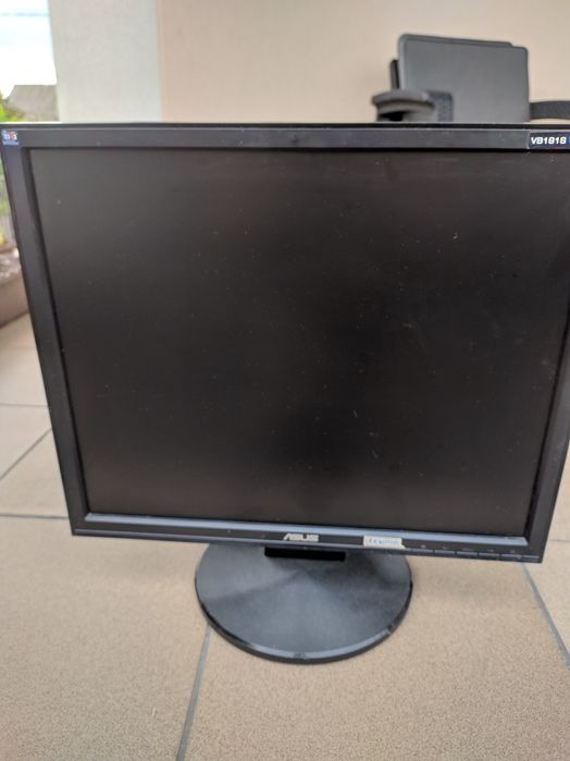 Монітор АСУС був у вжитку.