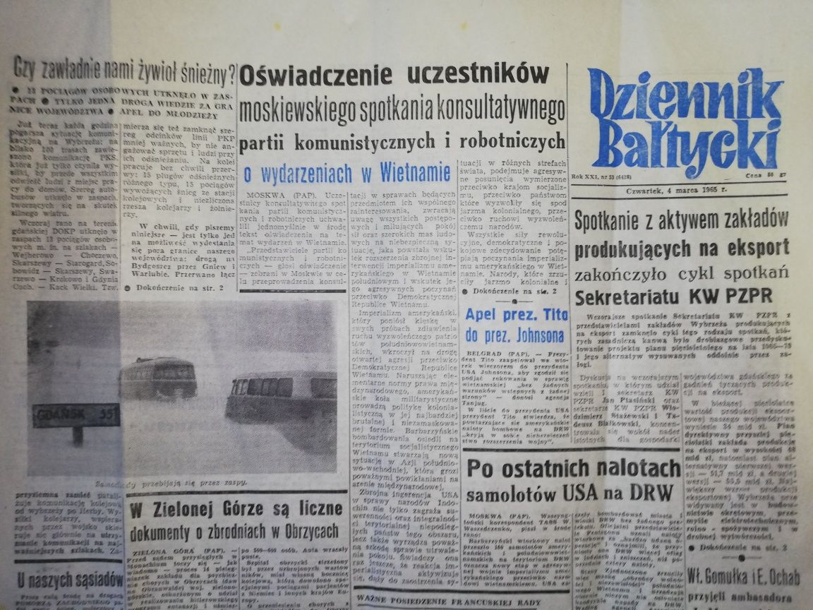 PRL. Głos Wybrzeża, Dziennik Bałtycki 1965 rok, gazeta z datą urodzin.