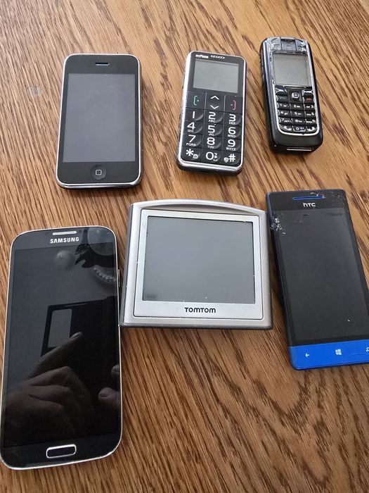 Telefony Samsung iPhone HTC