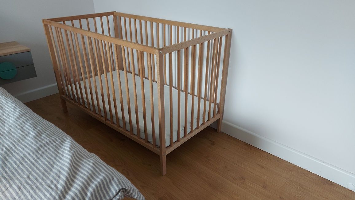 Singlar Ikea łóżeczko + materac
